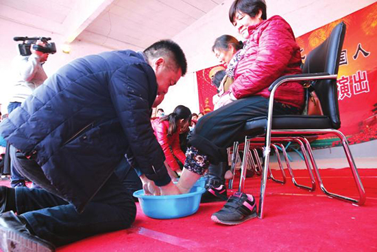邯鄲叢臺區：200多位老人樂享餃子宴